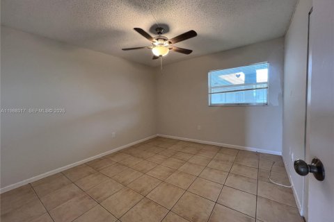 Condominio en alquiler en North Lauderdale, Florida, 2 dormitorios, 92.9 m2 № 2051219 - foto 7