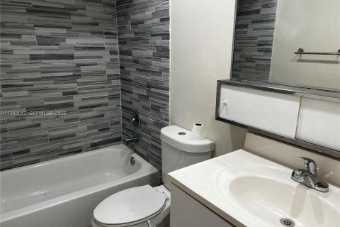 Condominio en alquiler en North Lauderdale, Florida, 2 dormitorios, 92.9 m2 № 2051219 - foto 5