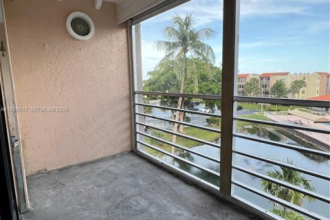 Condominio en alquiler en North Lauderdale, Florida, 2 dormitorios, 92.9 m2 № 2051219 - foto 8
