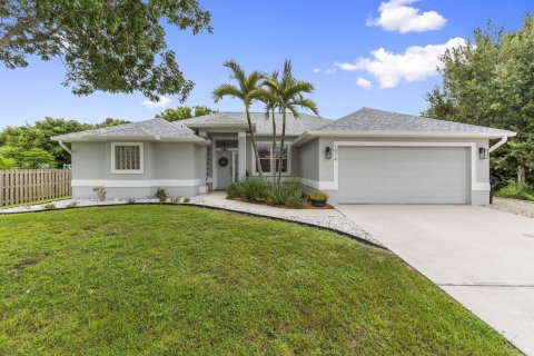 House in Port St. Lucie, Florida 4 bedrooms, 200.2 sq.m. № 2378895 - photo 6