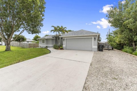 House in Port St. Lucie, Florida 4 bedrooms, 200.2 sq.m. № 2378895 - photo 5