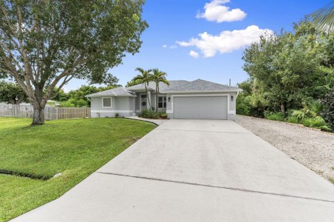 House in Port St. Lucie, Florida 4 bedrooms, 200.2 sq.m. № 2378895 - photo 4