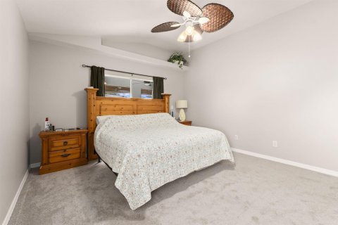 House in Port St. Lucie, Florida 4 bedrooms, 200.2 sq.m. № 2378895 - photo 20