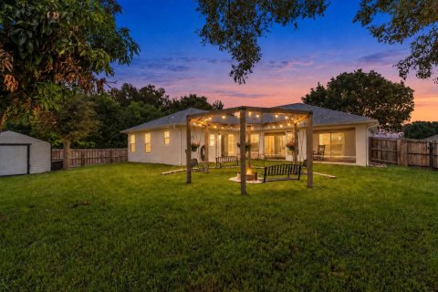 House in Port St. Lucie, Florida 4 bedrooms, 200.2 sq.m. № 2378895 - photo 2