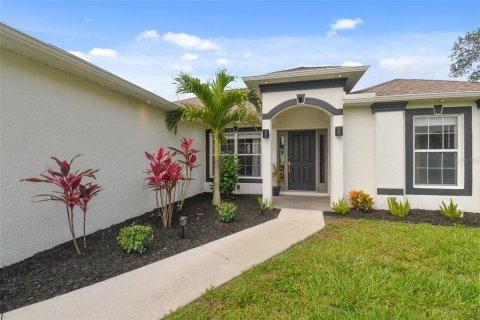 House in North Port, Florida 3 bedrooms, 178.37 sq.m. № 1795951 - photo 7