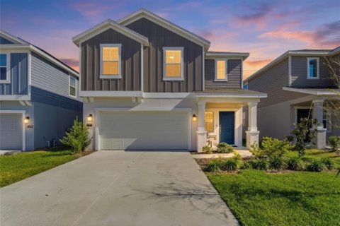 House in Winter Haven, Florida 4 bedrooms, 179.58 sq.m. № 2107052