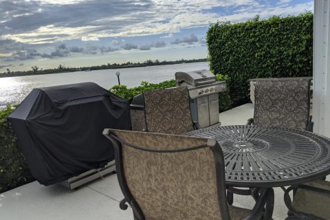 Copropriété à vendre à Palm Beach, Floride: 2 chambres, 113.25 m2 № 2384974 - photo 27