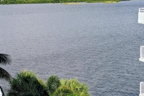 Copropriété à vendre à Palm Beach, Floride: 2 chambres, 113.25 m2 № 2384974 - photo 11