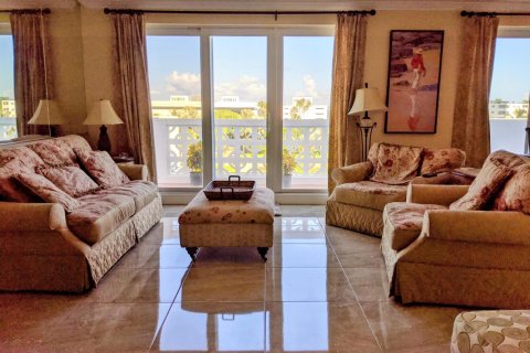 Copropriété à vendre à Palm Beach, Floride: 2 chambres, 113.25 m2 № 2384974 - photo 12