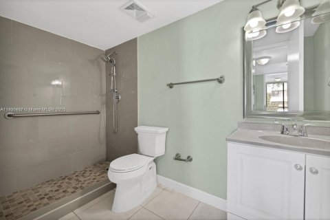 Condominio en alquiler en Miami, Florida, 2 dormitorios, 73.95 m2 № 1953421 - foto 8
