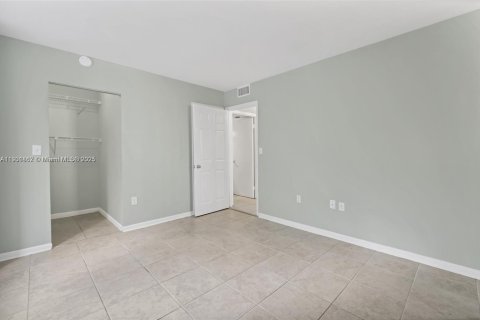 Condominio en alquiler en Miami, Florida, 2 dormitorios, 73.95 m2 № 1953421 - foto 5