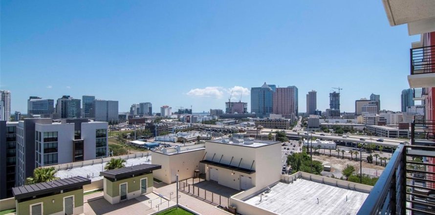 Condominio en Tampa, Florida, 2 dormitorios № 2227166