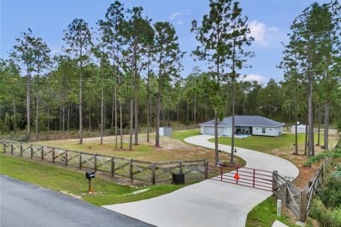 Casa en Dunnellon, Florida 3 dormitorios, 158.4 m2 № 2388671