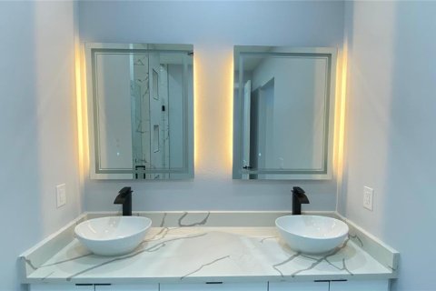 Casa en venta en Cape Coral, Florida, 4 dormitorios, 184.13 m2 № 1911475 - foto 16