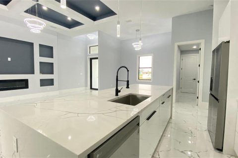Casa en venta en Cape Coral, Florida, 4 dormitorios, 184.13 m2 № 1911475 - foto 5
