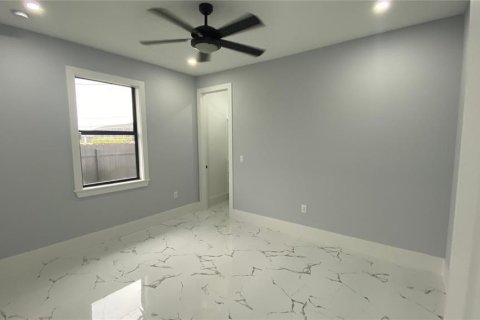 Casa en venta en Cape Coral, Florida, 4 dormitorios, 184.13 m2 № 1911475 - foto 19