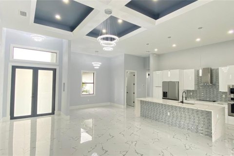 Casa en venta en Cape Coral, Florida, 4 dormitorios, 184.13 m2 № 1911475 - foto 2