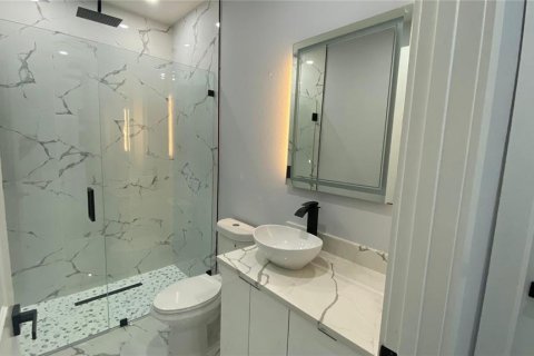 Casa en venta en Cape Coral, Florida, 4 dormitorios, 184.13 m2 № 1911475 - foto 11
