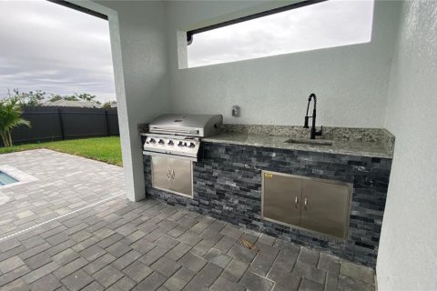 Casa en venta en Cape Coral, Florida, 4 dormitorios, 184.13 m2 № 1911475 - foto 27