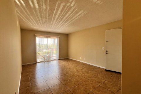 Copropriété à louer à West Palm Beach, Floride: 1 chambre, 74.32 m2 № 2279257 - photo 4