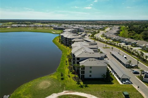 Condo in Lakewood Ranch, Florida, 2 bedrooms  № 2394205 - photo 18
