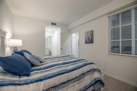 Condo in Lakewood Ranch, Florida, 2 bedrooms  № 2394205 - photo 10