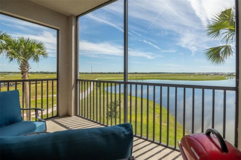 Condo in Lakewood Ranch, Florida, 2 bedrooms  № 2394205 - photo 12