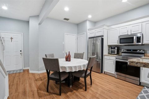 Touwnhouse à vendre à Wesley Chapel, Floride: 3 chambres, 147.53 m2 № 2223819 - photo 2