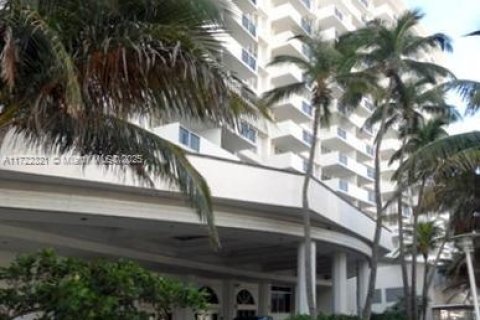 Copropriété à louer à Miami Beach, Floride: 1 chambre, 78.5 m2 № 1702793 - photo 18