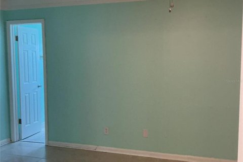 Condo in Saint Petersburg, Florida, 2 bedrooms № 2148142 - photo 12