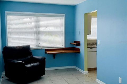 Condo in Saint Petersburg, Florida, 2 bedrooms № 2148142 - photo 10