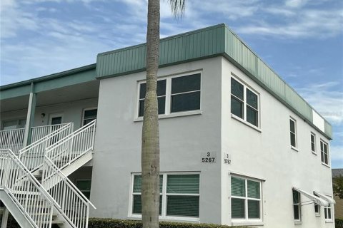 Condo in Saint Petersburg, Florida, 2 bedrooms № 2148142 - photo 3