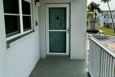 Condo in Saint Petersburg, Florida, 2 bedrooms № 2148142 - photo 4