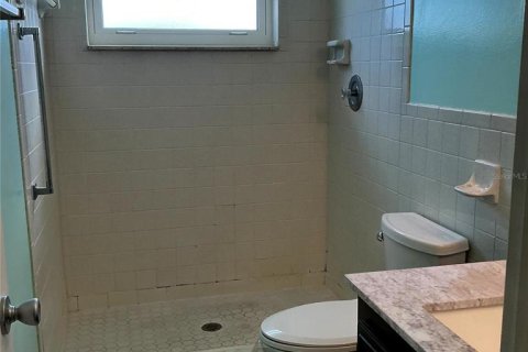 Condo in Saint Petersburg, Florida, 2 bedrooms № 2148142 - photo 13