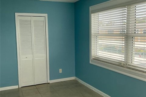 Condo in Saint Petersburg, Florida, 2 bedrooms № 2148142 - photo 9