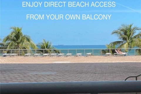 Condominio en alquiler en Miami Beach, Florida, 2 dormitorios, 119.84 m2 № 2059938 - foto 2