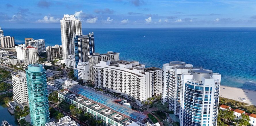 Condominio en Miami Beach, Florida, 2 dormitorios  № 2059938