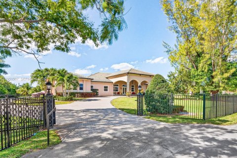 Villa ou maison à vendre à Miramar, Floride: 7 chambres, 627.65 m2 № 2006152 - photo 11