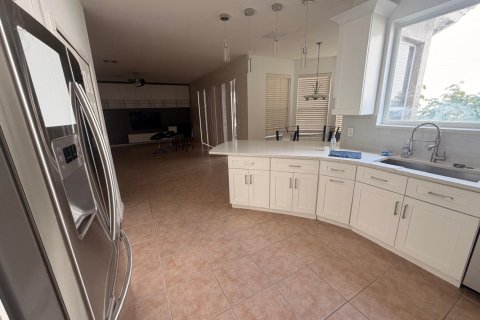 House in West Palm Beach, Florida 4 bedrooms, 274.8 sq.m. № 2177819 - photo 3