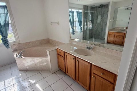 House in West Palm Beach, Florida 4 bedrooms, 274.8 sq.m. № 2177819 - photo 6