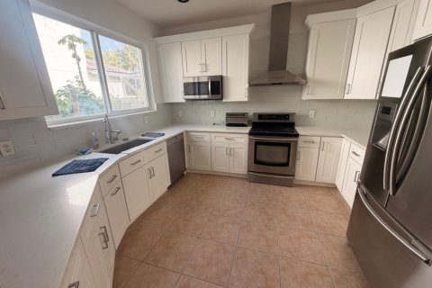 House in West Palm Beach, Florida 4 bedrooms, 274.8 sq.m. № 2177819 - photo 2