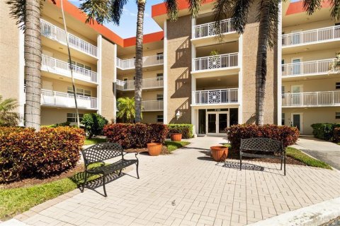 Condo in Lighthouse Point, Florida, 2 bedrooms № 2192007