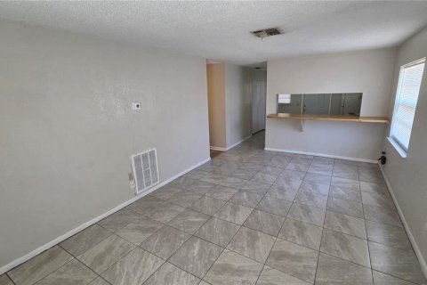 Apartamento en alquiler en Babson Park, Florida, 2 dormitorios, 81.75 m2 № 2114956 - foto 4