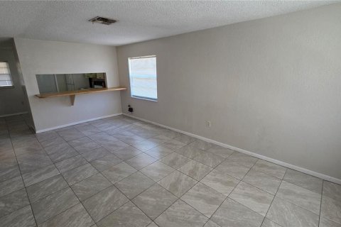 Apartamento en alquiler en Babson Park, Florida, 2 dormitorios, 81.75 m2 № 2114956 - foto 3
