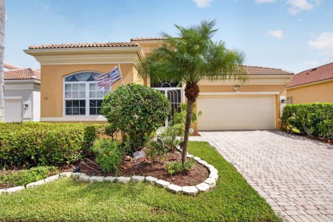 House in Delray Beach, Florida 2 bedrooms, 175.96 sq.m. № 2295724