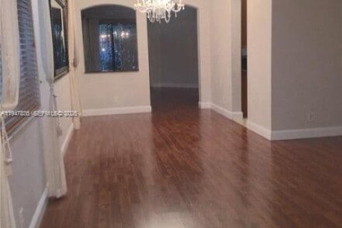 House in Weston, Florida 3 bedrooms, 144.83 sq.m. № 2005046 - photo 3