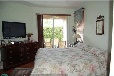 House in Weston, Florida 3 bedrooms, 144.83 sq.m. № 2005046 - photo 2