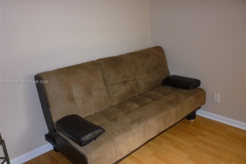 House in Weston, Florida 3 bedrooms, 144.83 sq.m. № 2005046 - photo 23