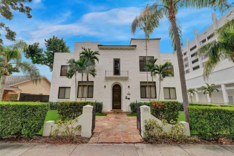 Villa ou maison à louer à Hollywood, Floride: 2 chambres, 107.4 m2 № 1987332 - photo 1