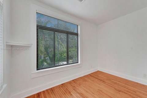 Villa ou maison à louer à Hollywood, Floride: 2 chambres, 107.4 m2 № 1987332 - photo 17